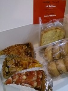 銀座 ドルチェ・ラ・ベットラのタルトと焼き菓子
